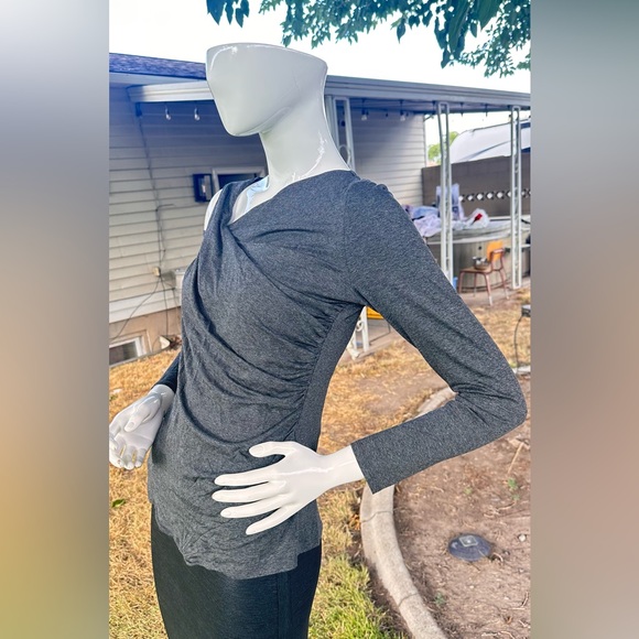 Vince Camuto Gray Asymmetrical Ruched Long Sleeve Top - Picture 2 of 5